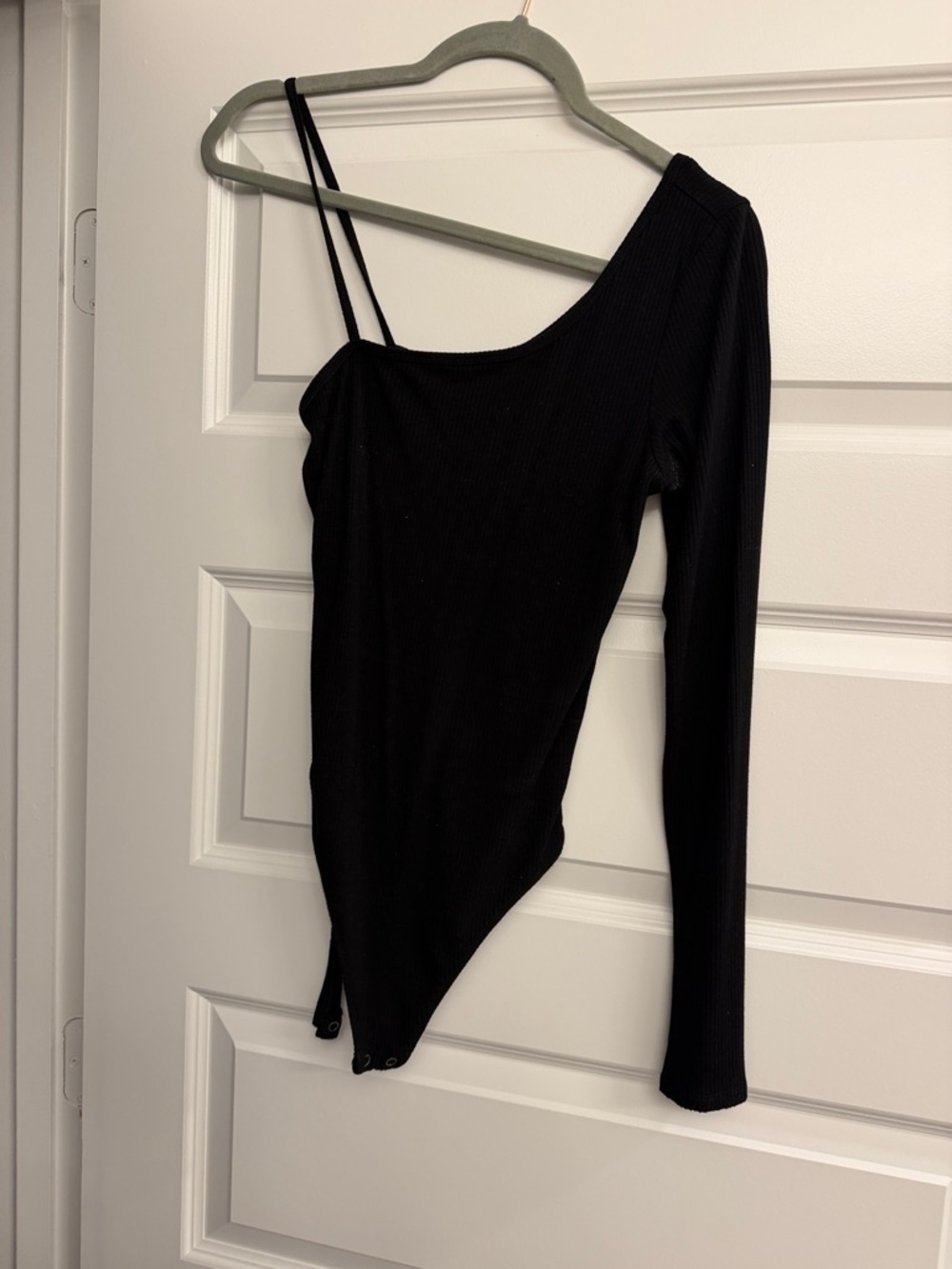 American Eagle Outfitters Black One-Shoulder Ribbed Bodysuit